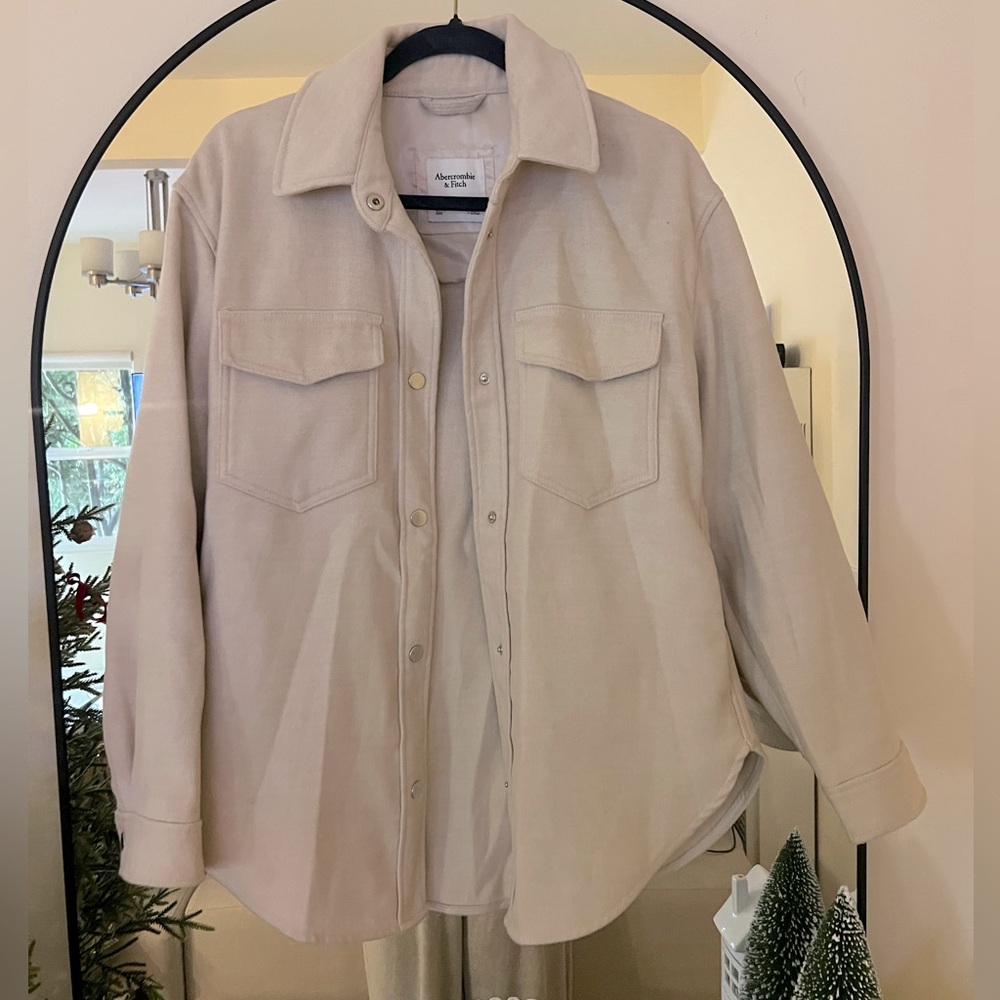 Abercrombie OverJacket in Cream